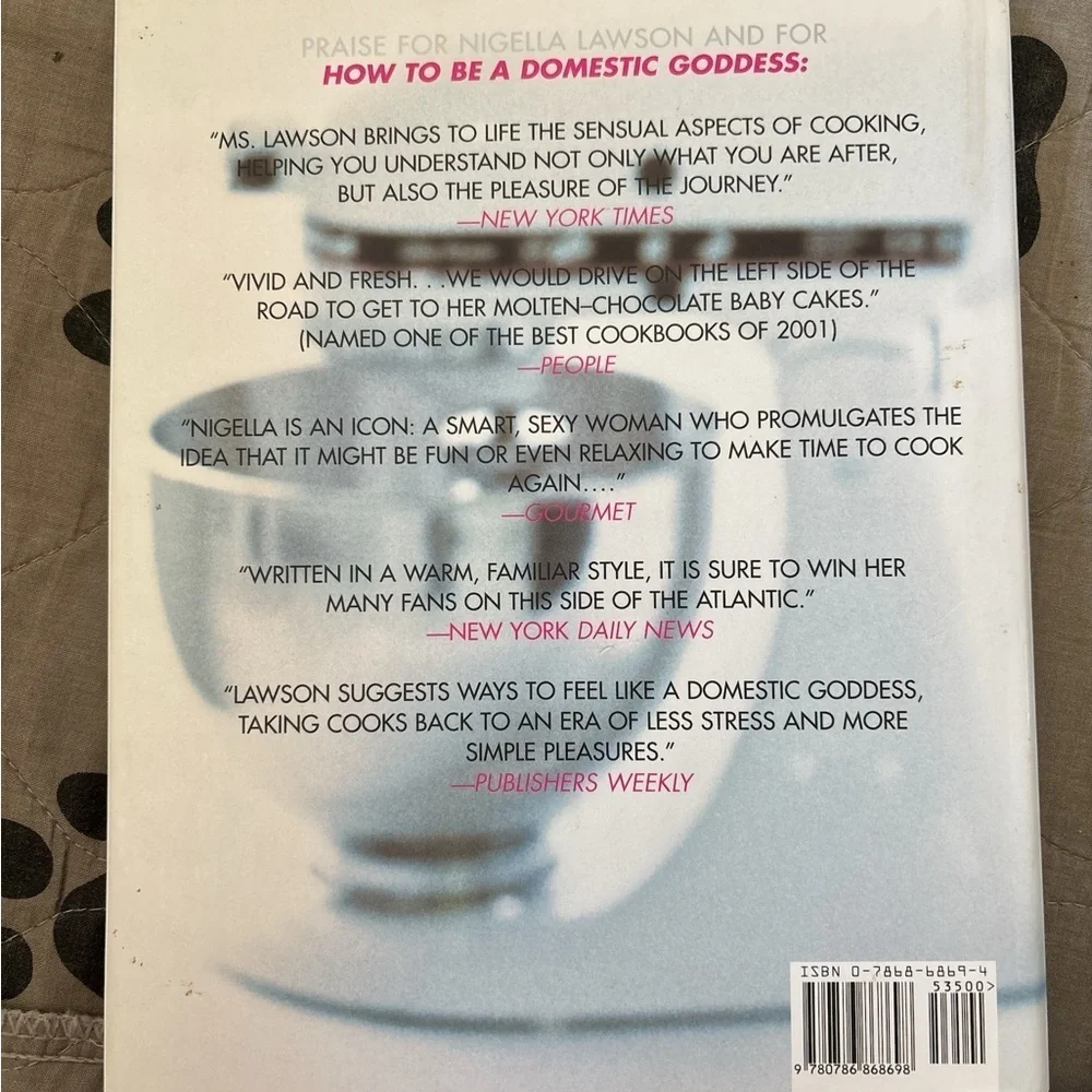 Nigella Bites Cookbook, 2002 first edition hardcover, dust jacket, Vintage